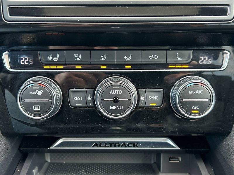 Volkswagen Passat (2015) Variant 2.0 TDI 6DSG 4MOTION A - fotka 28 z 34