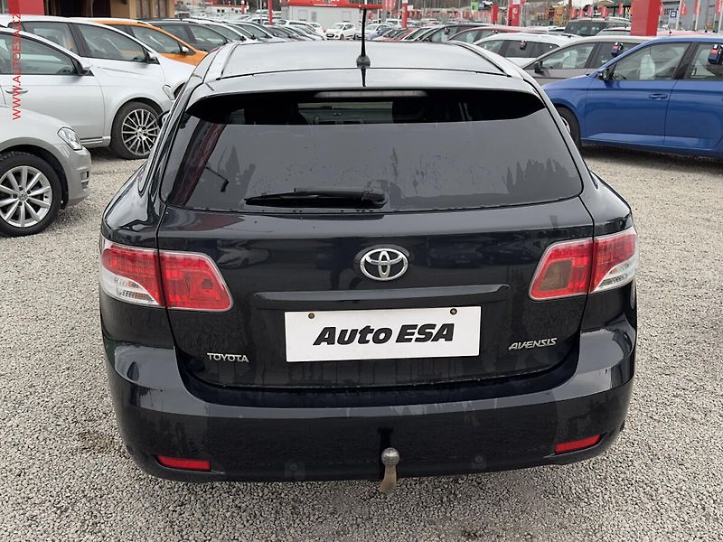Toyota Avensis (2012) 2.0d, 1.maj,ČR, Xenon, AC - fotka 5 z 17