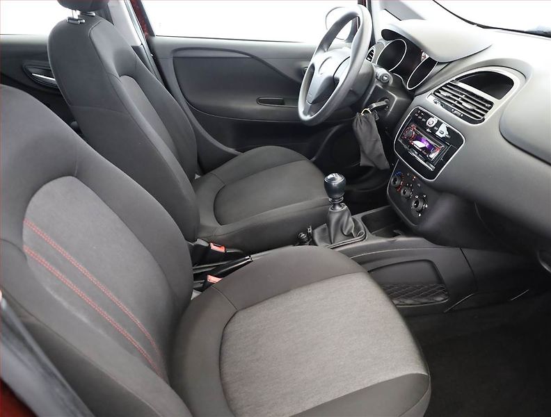 Fiat Punto (2013) 1.2, nová STK, udržované - fotka 7 z 14
