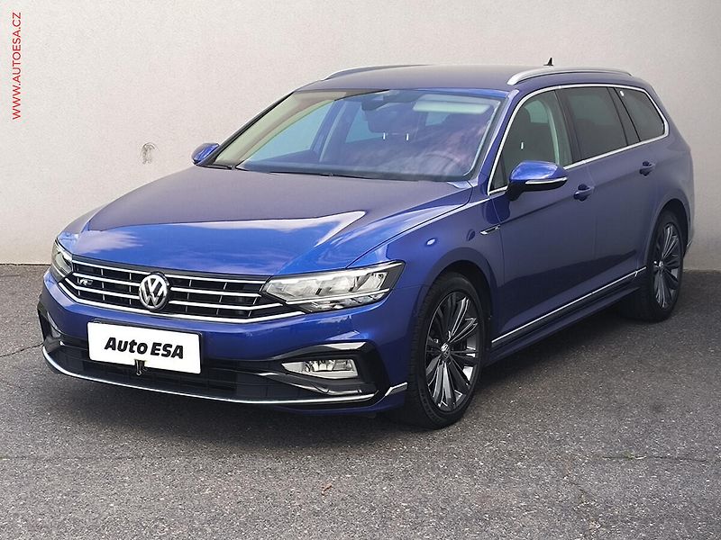 Volkswagen Passat (2019) 2.0TDi, ČR, R-Line, DSG, LED - fotka 3 z 27