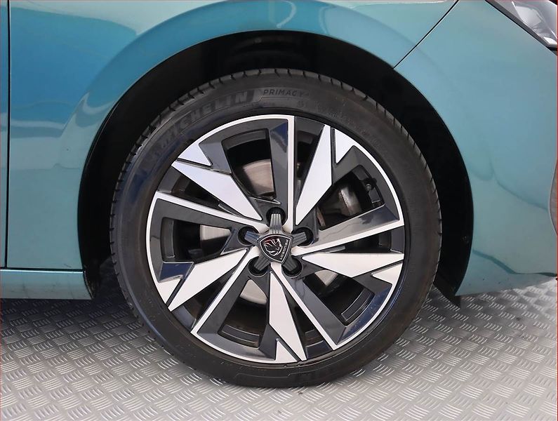 Peugeot 308 (2022) 1.2 PureTech, Serv.kniha, Kůže - fotka 15 z 18