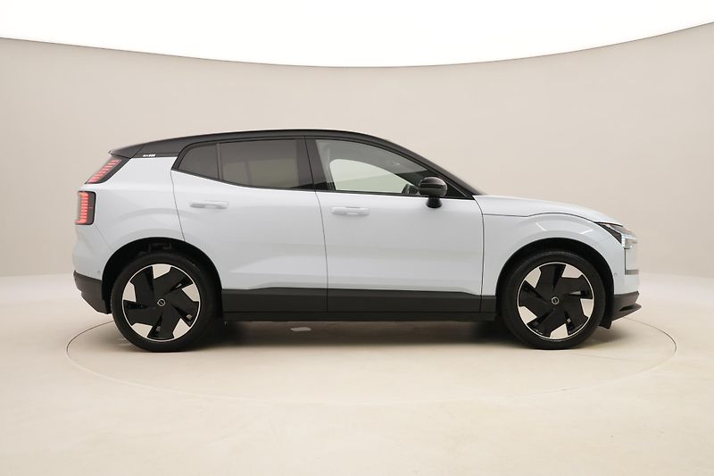 Volvo EX30 TWIN AWD ULTRA CZ 1.maj. - fotka 13 z 66