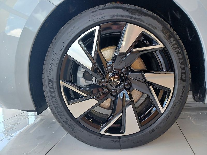 Opel Astra (2026) 5DR GS Hybrid 1,2T 145k Aut - fotka 5 z 29