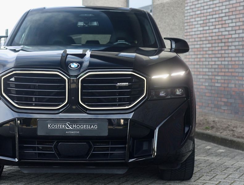 BMW XM (2023) 4.4 V8 ehybrid 480 KW - fotka 18 z 57