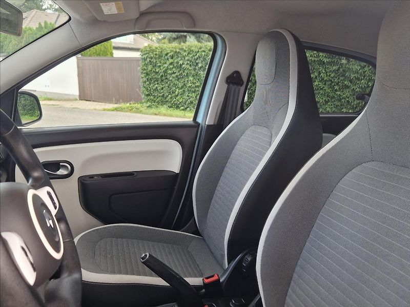 Renault Twingo 1,0 i 54kW SENZORY TOPSTAV - fotka 17 z 35