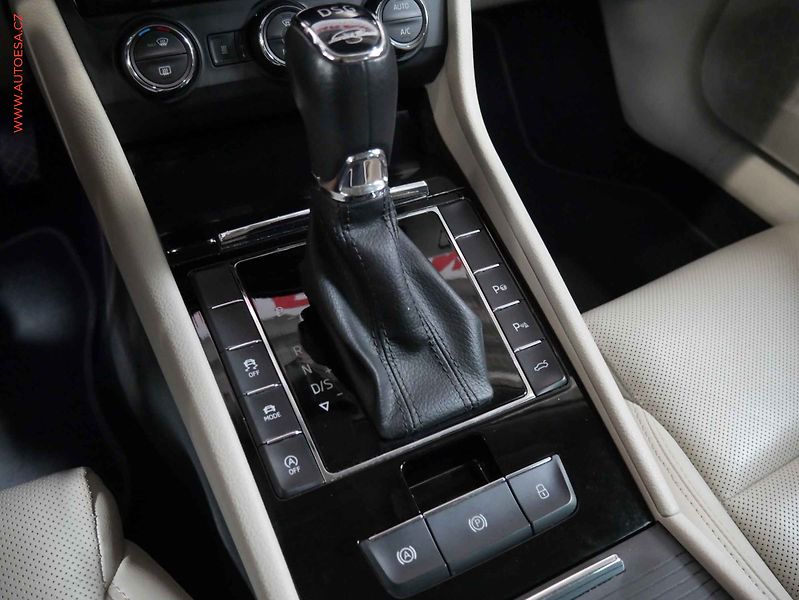 Škoda Superb (2017) 2.0 TDi, 2.maj,ČR, L&K, DSG - fotka 19 z 25