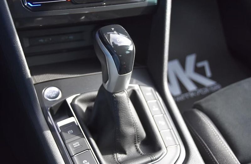 Volkswagen Tiguan eHybrid 1.4 TSI ACT OPF Matrix - fotka 20 z 20