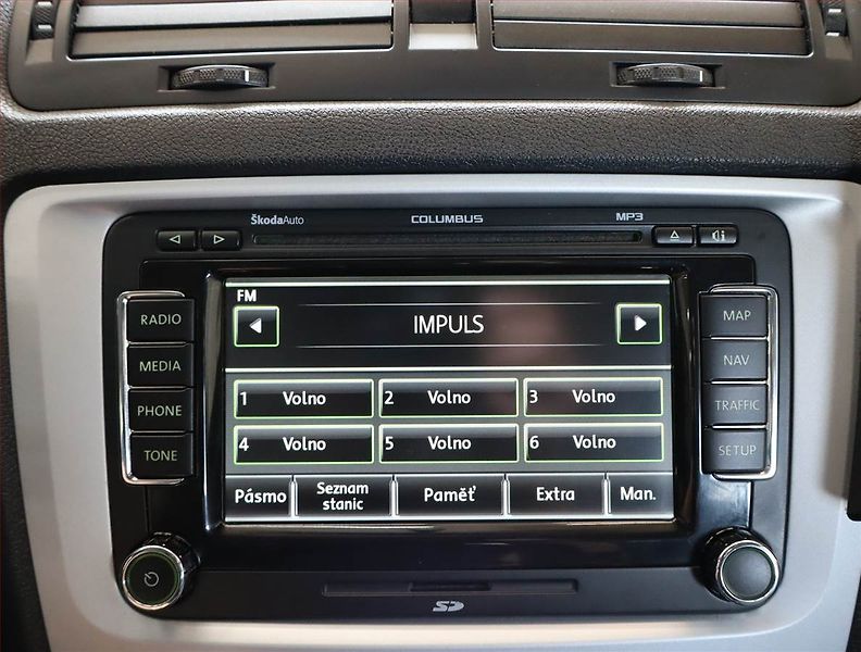 Škoda Octavia (2009) Ambiente 2.0 TDI, Navi - fotka 12 z 19