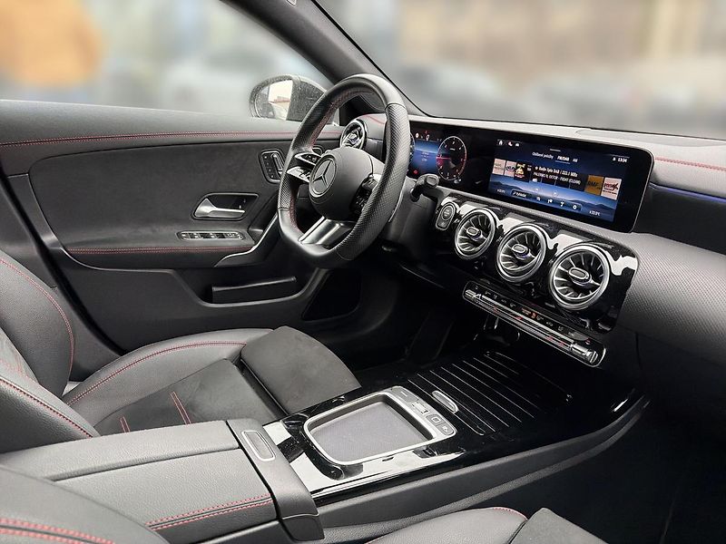Mercedes-Benz CLA 200d  SB AMG Premium - fotka 12 z 18