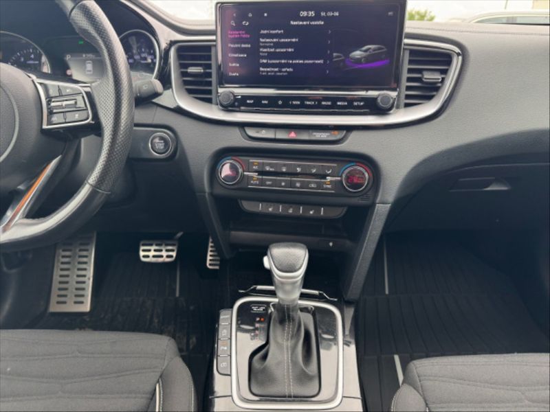 Kia Ceed 1,5 TGDI GT Line AT - fotka 9 z 10