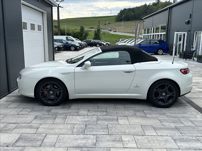 Alfa Romeo Spider 2,2 JTS 185PS  Exclusive - fotka 17 z 48