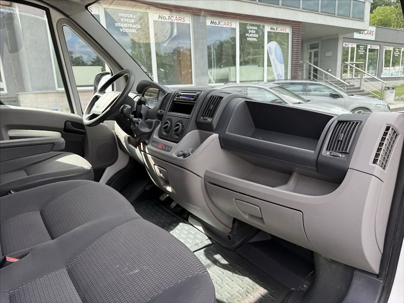 Citroën Jumper 2,2   HDI L2H2 6MÍST 1.MAJITEL - fotka 15 z 21