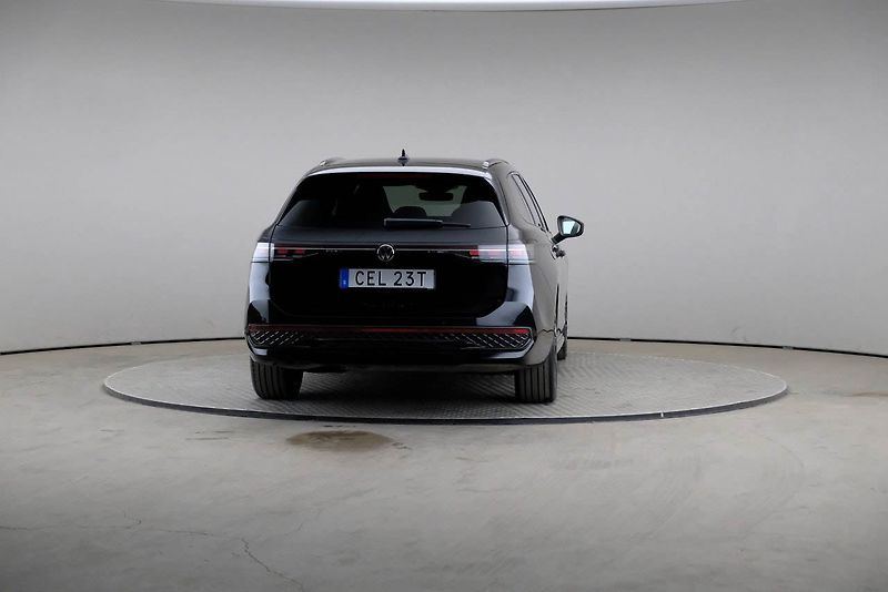 Volkswagen Passat TDI 4M R-Line DCC NezT IQ 360 - fotka 5 z 27