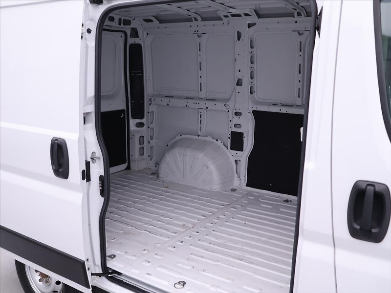 Opel Movano 2,2 CDTi 88kW CZ Klima DPH - fotka 12 z 26