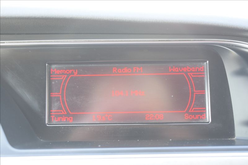 Audi A5 3,0 TDI 176KW S-LINE ALU SERVI - fotka 30 z 48