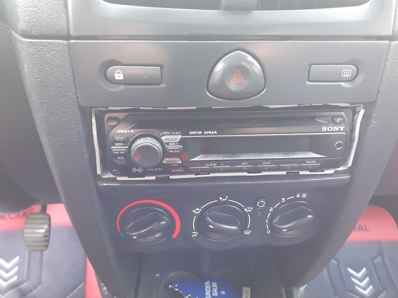 Renault Clio (2004) 1.2 - fotka 7 z 16