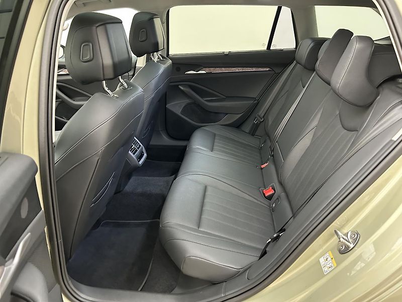 Škoda Superb 2.0 TDI 4x4 L & K - fotka 23 z 30