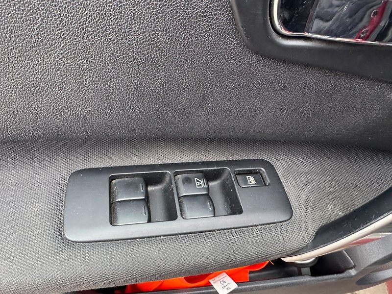 Nissan Qashqai (2012) 2.0 BA+LPG, 4x4 - fotka 23 z 28