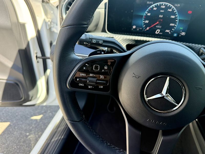 Mercedes-Benz Třídy A (2019) 180 d - fotka 17 z 31