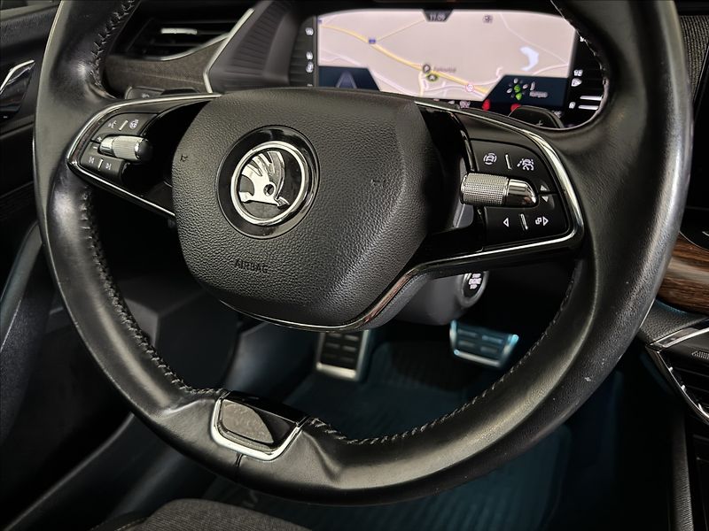 Škoda Octavia 2,0 TDi  DSG 4x4 Scout Virtual - fotka 45 z 47