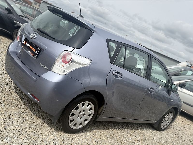 Toyota Verso 2,0 D-4D 93kW DIGIKLIMA 6KVALT - fotka 5 z 26