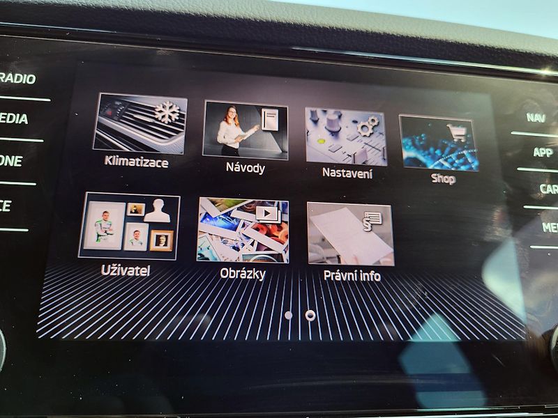Škoda Karoq 1.5 TSI 110kW DSG SPORTLINE  - fotka 16 z 45
