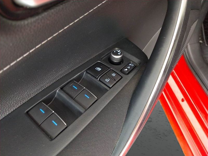 Toyota Corolla (2022) Comfort 1.8 Hybrid - fotka 16 z 19