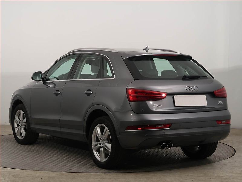 Audi Q3 (2015) 2.0 TDI, 4X4, Navi, Bi-Xenony - fotka 3 z 19