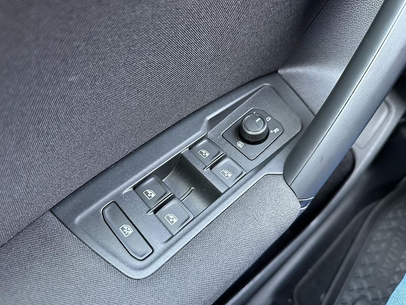 Volkswagen Tiguan 2.0 TSI DSG 4Motion - fotka 21 z 30