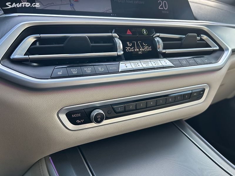 BMW X5 (2019) xDrive 40i - fotka 21 z 25
