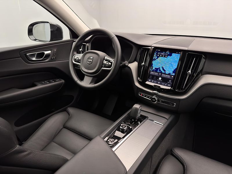 Volvo XC60 B5 AWD PLUS DARK CZ 1.maj - fotka 23 z 44