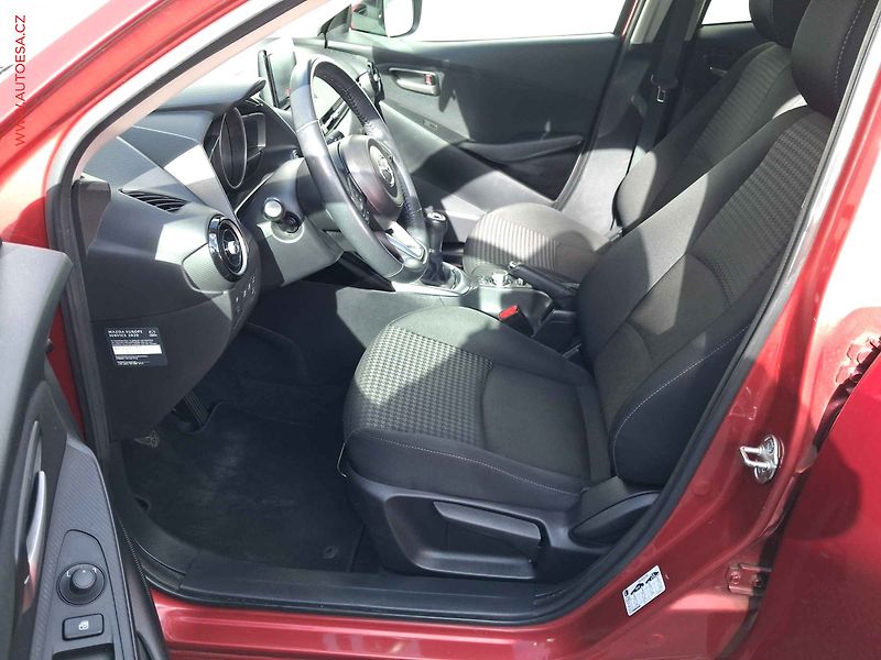 Mazda 2 (2019) 1.5i, AC, navi, kamera - fotka 10 z 17