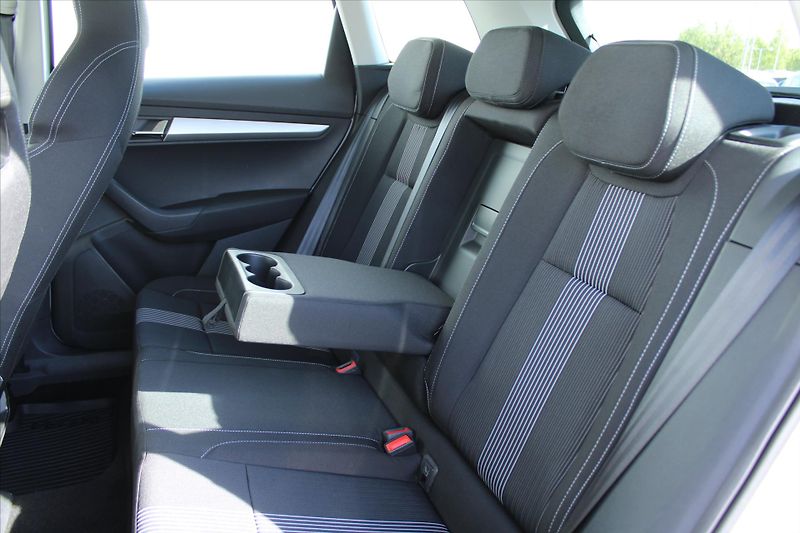 Škoda Karoq 2.0 TDI 110kW DPH ČR - fotka 10 z 27
