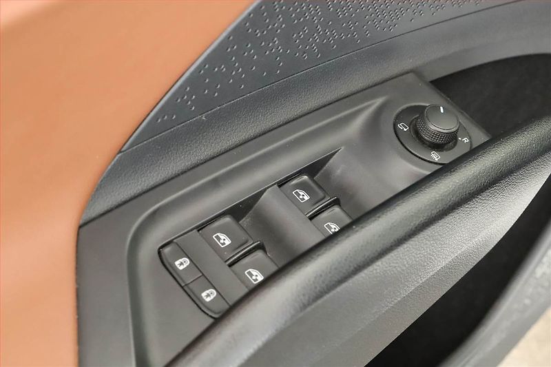 Škoda Enyaq (2020) iV 80 (82 kWh), SoH 89% - fotka 10 z 18