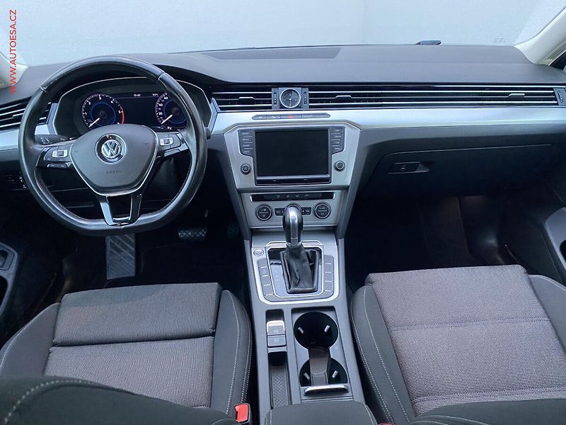 Volkswagen Passat (2017) 2.0 TDi, Comfortline, DSG - fotka 8 z 18