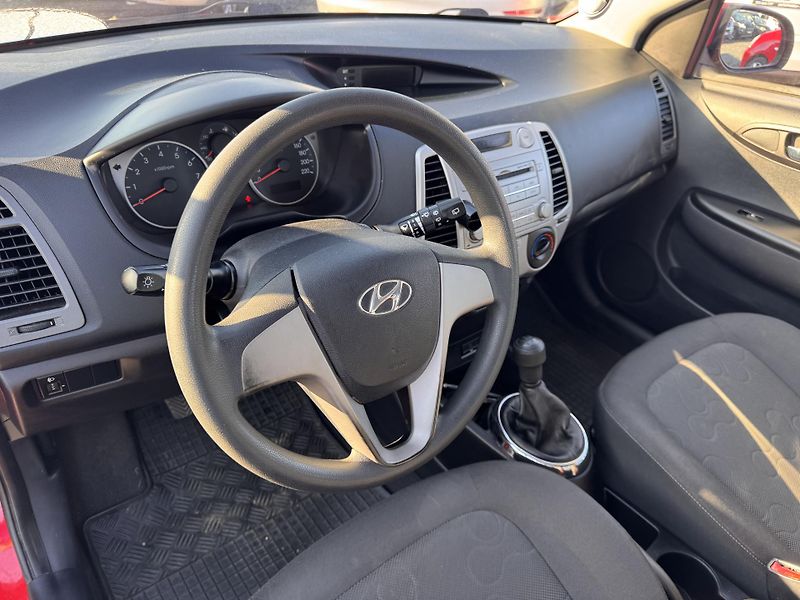 Hyundai i20 1.2i, 76 tis km,2.Majitel,ČR - fotka 12 z 18