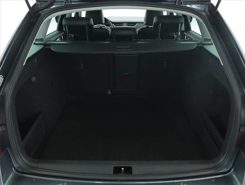 Škoda Octavia (2018) 1.5 TSI, Serv.kniha, Kůže - fotka 13 z 15