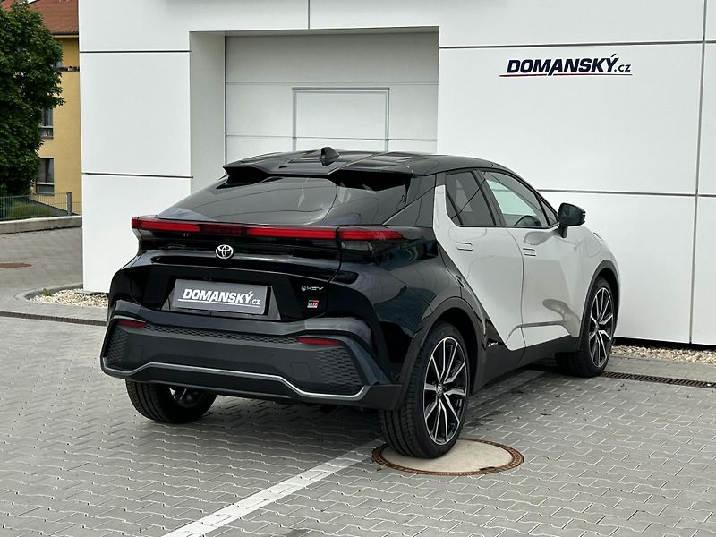 Toyota C-HR (2025) GR SPORT PREMIER 2.0 HEV 4x4  - fotka 4 z 14