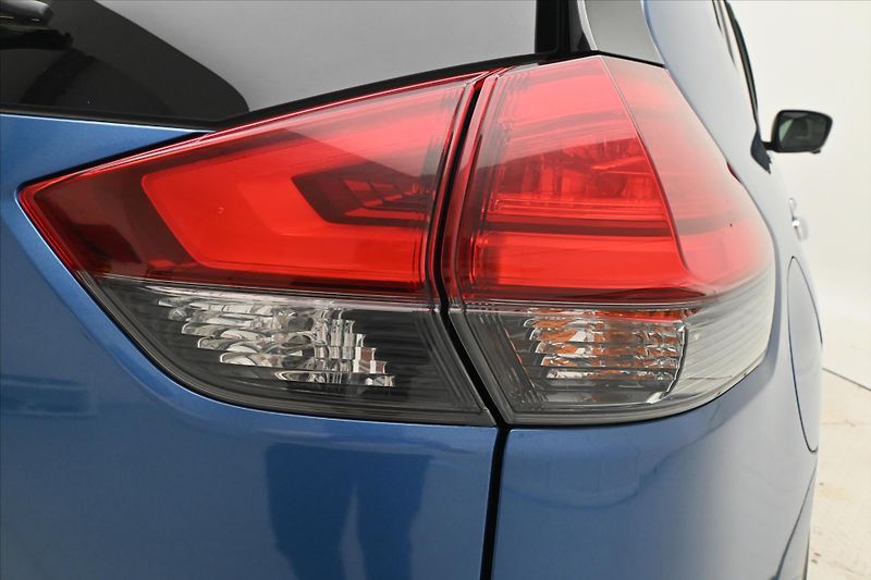 Nissan X-Trail 1,8 dCi 110 kW 4x4 AT Panorama - fotka 30 z 31