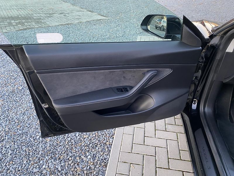 Tesla Model 3 REFRESH - ZÁRUKA TESLA MATRIX - fotka 13 z 35