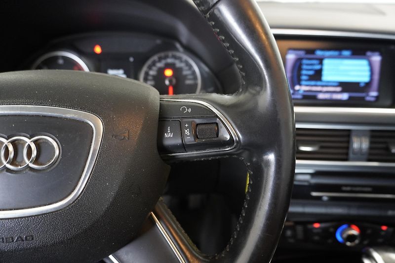 Audi Q5 VAN 3,0 TDI QUATTRO AUT. - fotka 19 z 28