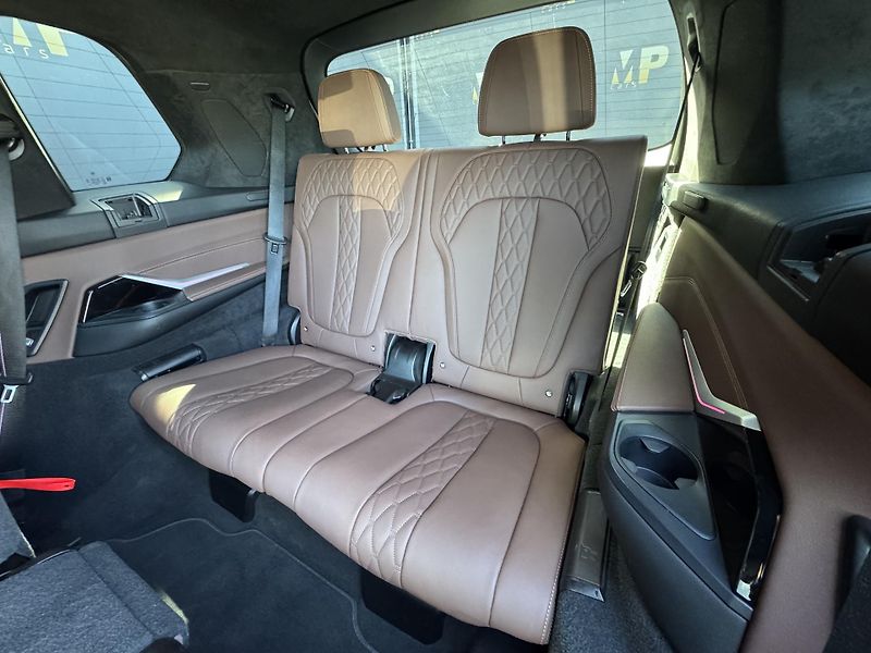 BMW X7 (2022) 40d 250kw M-Packet - fotka 21 z 60