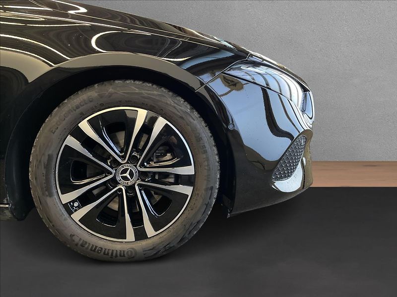 Mercedes-Benz Třídy A 180 Progressive Line - fotka 21 z 21