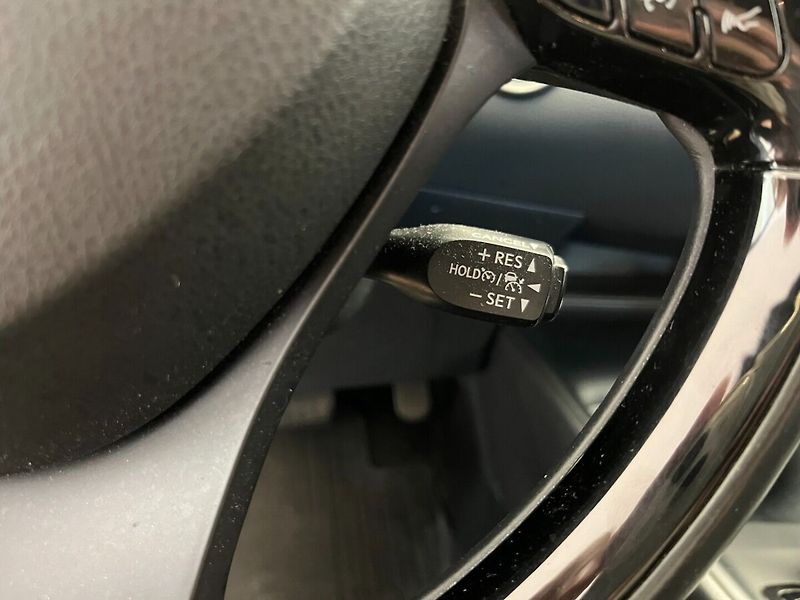 Toyota C-HR Hybrid 1.8 VVT-i E-CVT Active - fotka 14 z 21