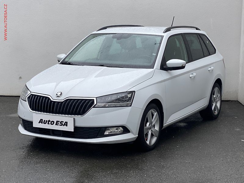 Škoda Fabia (2022) 1.0 TSi, 2.maj,ČR, Ambition - fotka 3 z 17