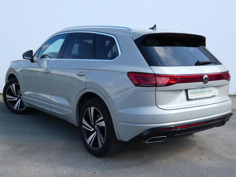 Volkswagen Touareg (2024) R-Line 3.0 TDI - NEZ.TOPENÍ - fotka 13 z 30