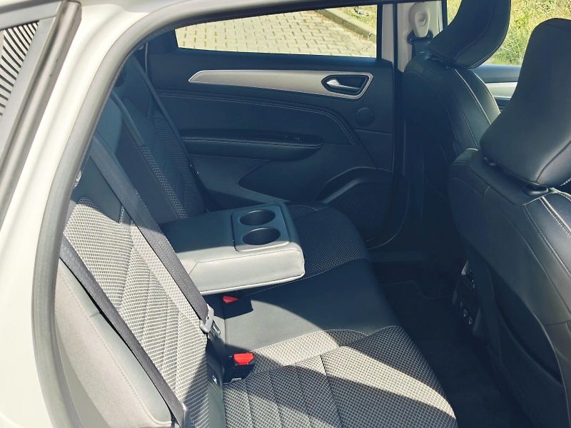 Renault Arkana (2021) E-TECH Hybrid 145 Intens 105kW - fotka 18 z 42