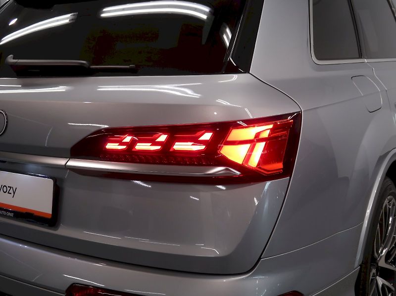 Audi Q7 (2025) S-LINE 60 TFSI e QUATTRO - fotka 11 z 35