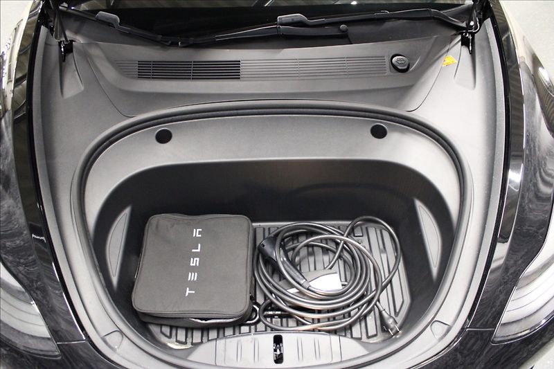 Tesla Model 3 0,0 Standard plus zánovní - fotka 6 z 26