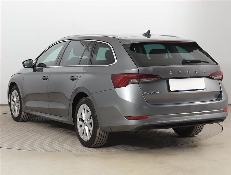 Škoda Octavia (2022) Style 2.0 TDI, Automat, ČR - fotka 4 z 22